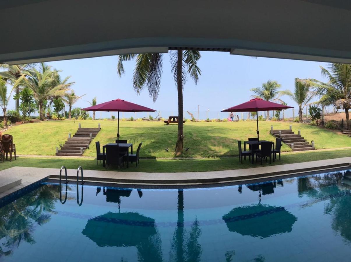 Driftwood Villa Pamunugama Esterno foto