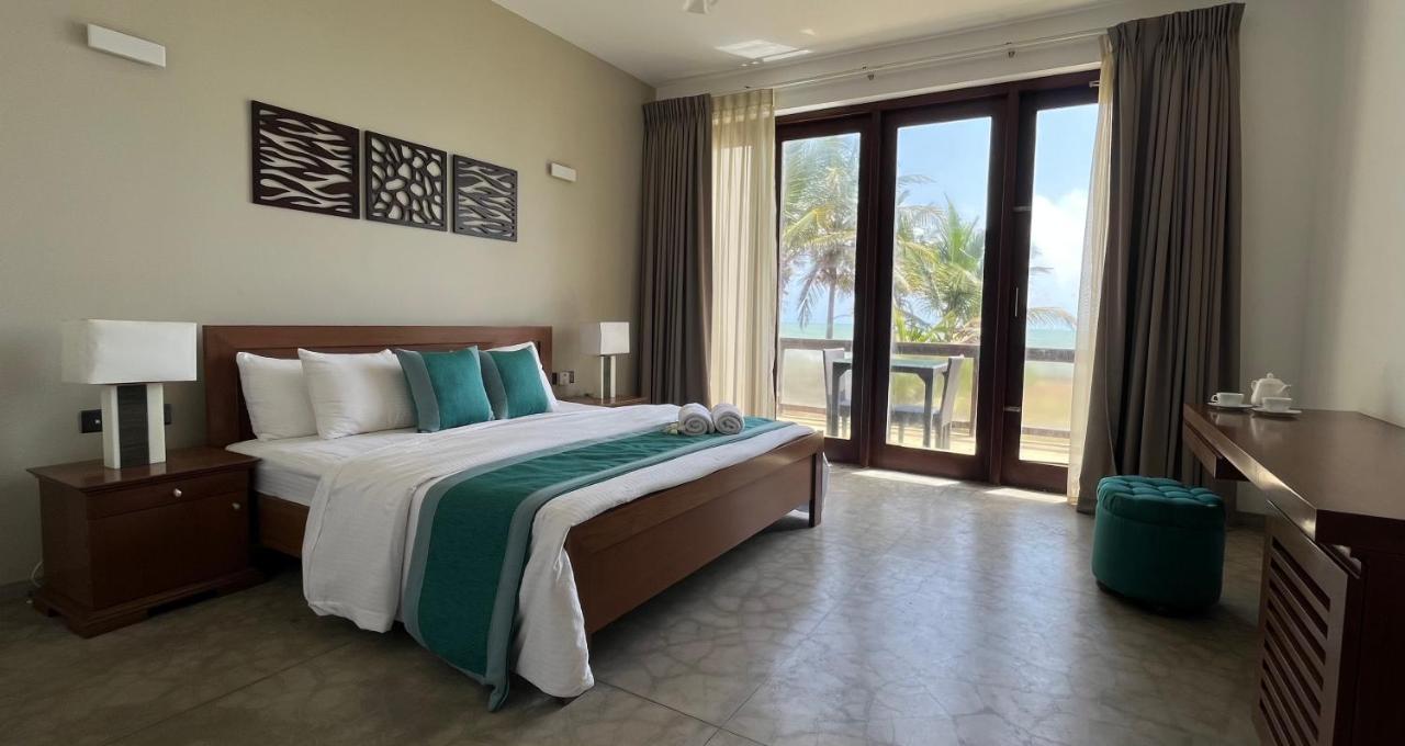 Driftwood Villa Pamunugama Esterno foto