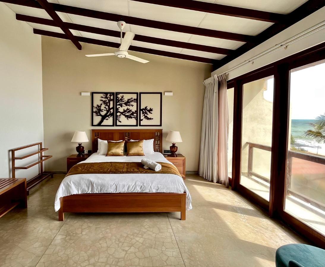 Driftwood Villa Pamunugama Esterno foto