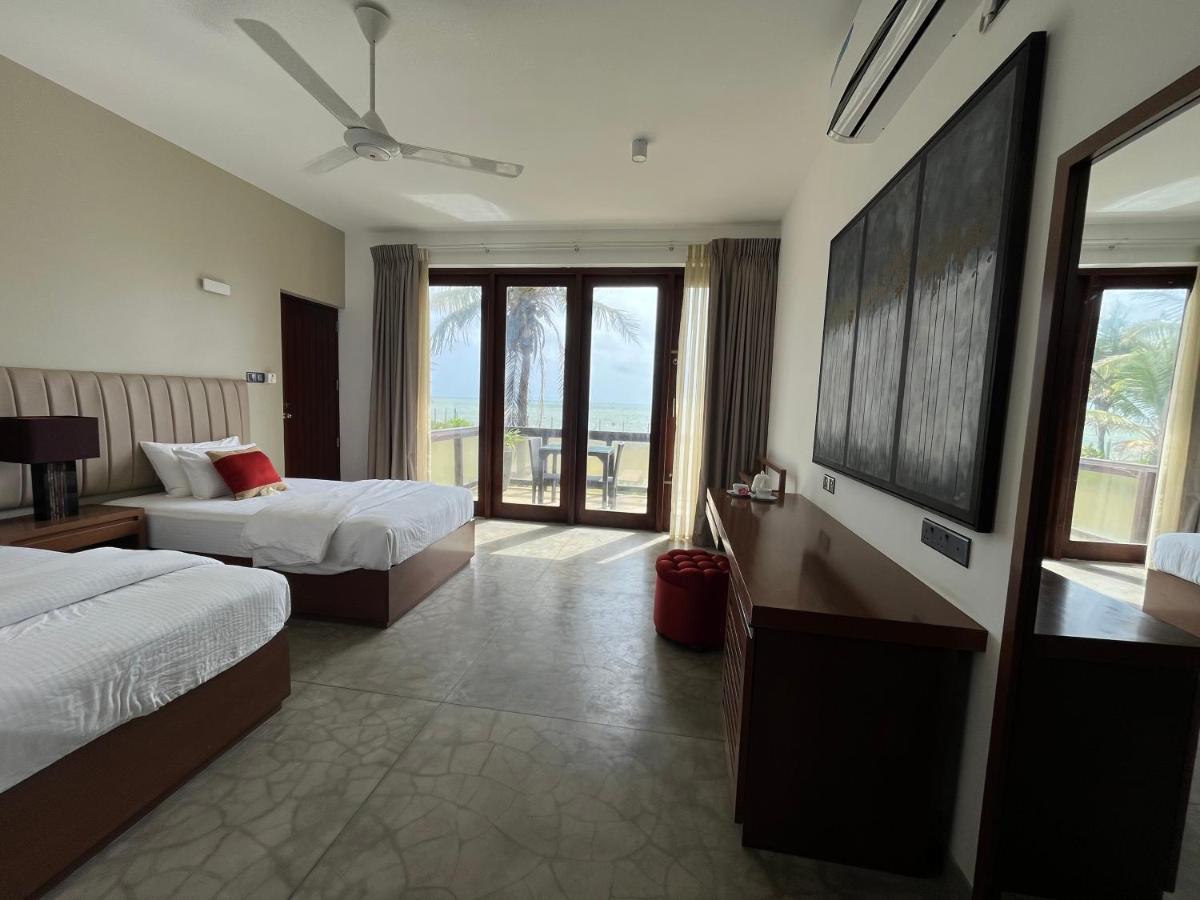 Driftwood Villa Pamunugama Esterno foto