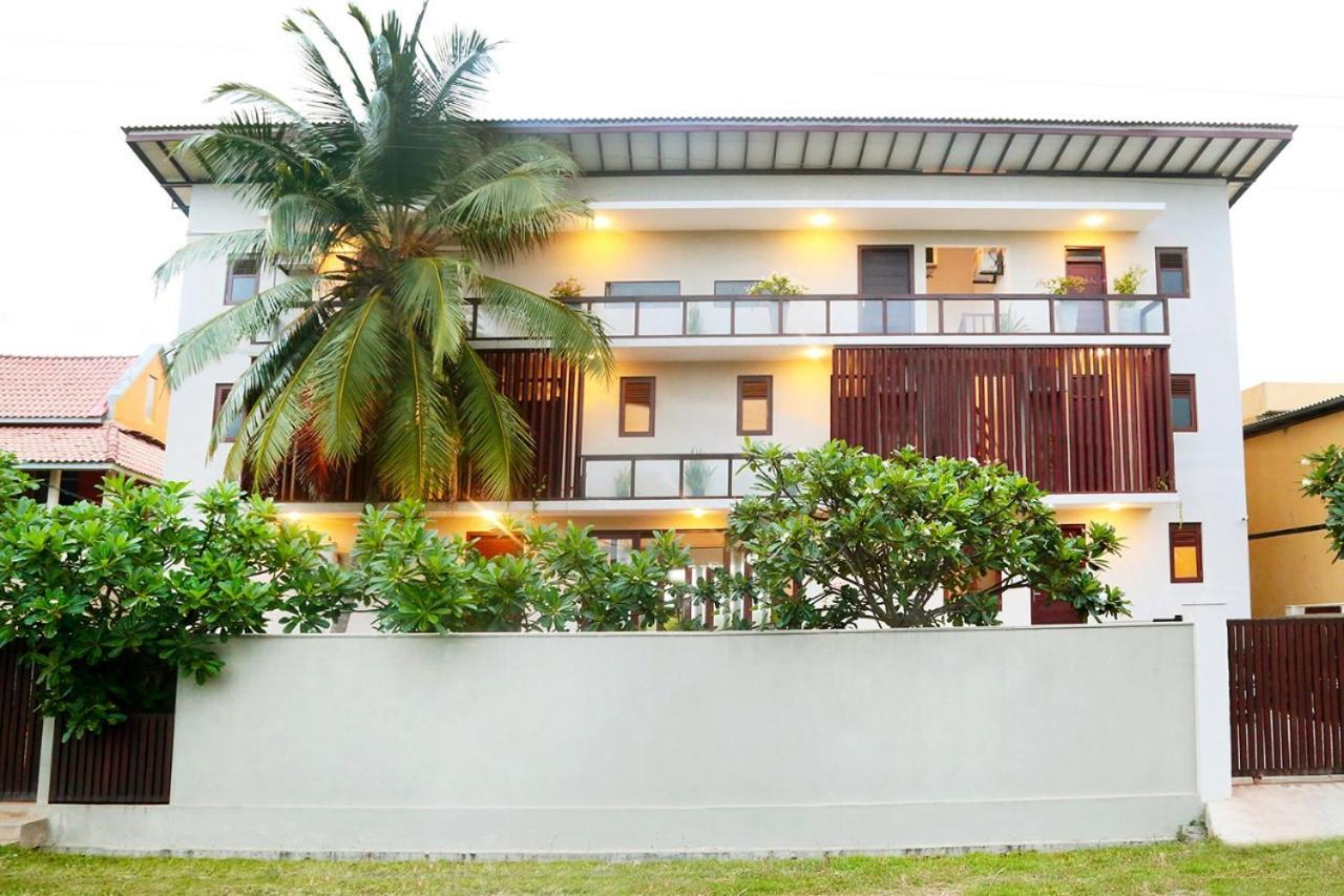 Driftwood Villa Pamunugama Esterno foto